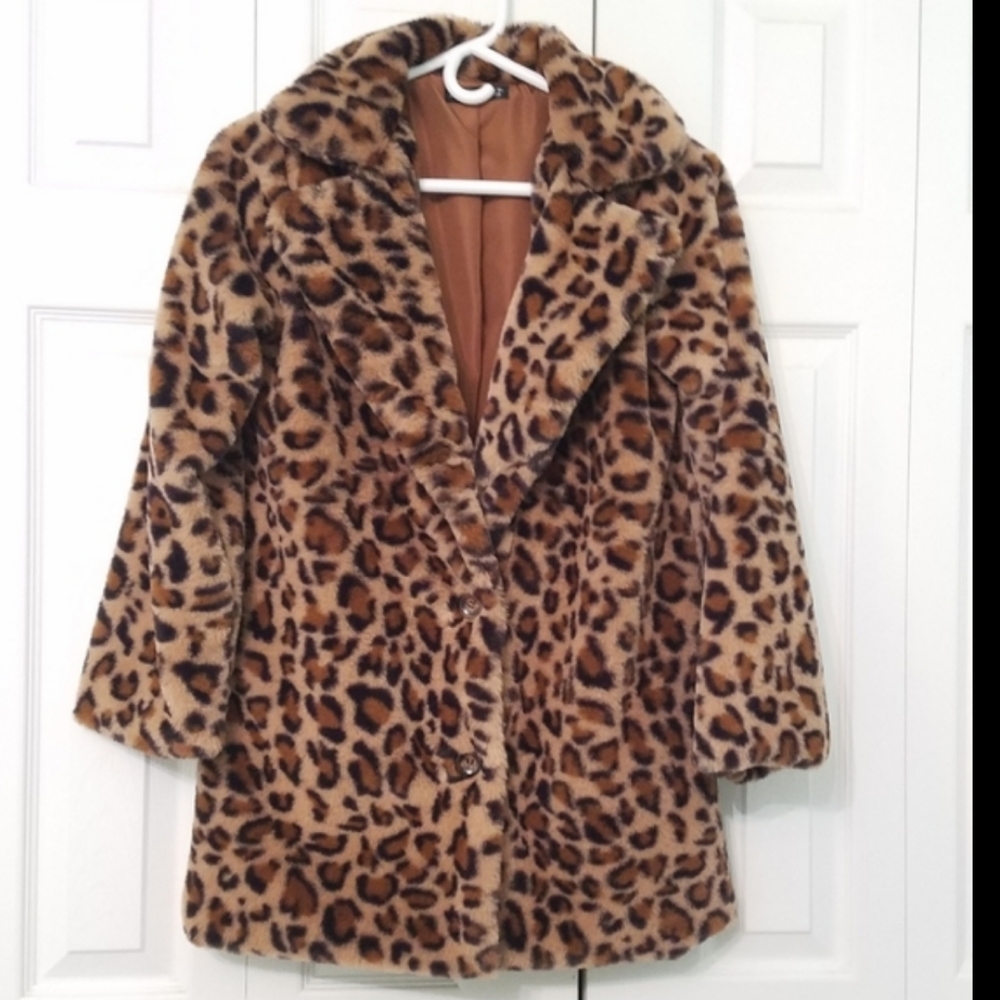 Beth Dutton Yellowstone costume coat and wig